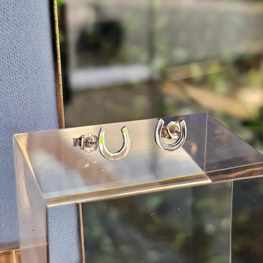 14K solid gold Horseshoe Earrings