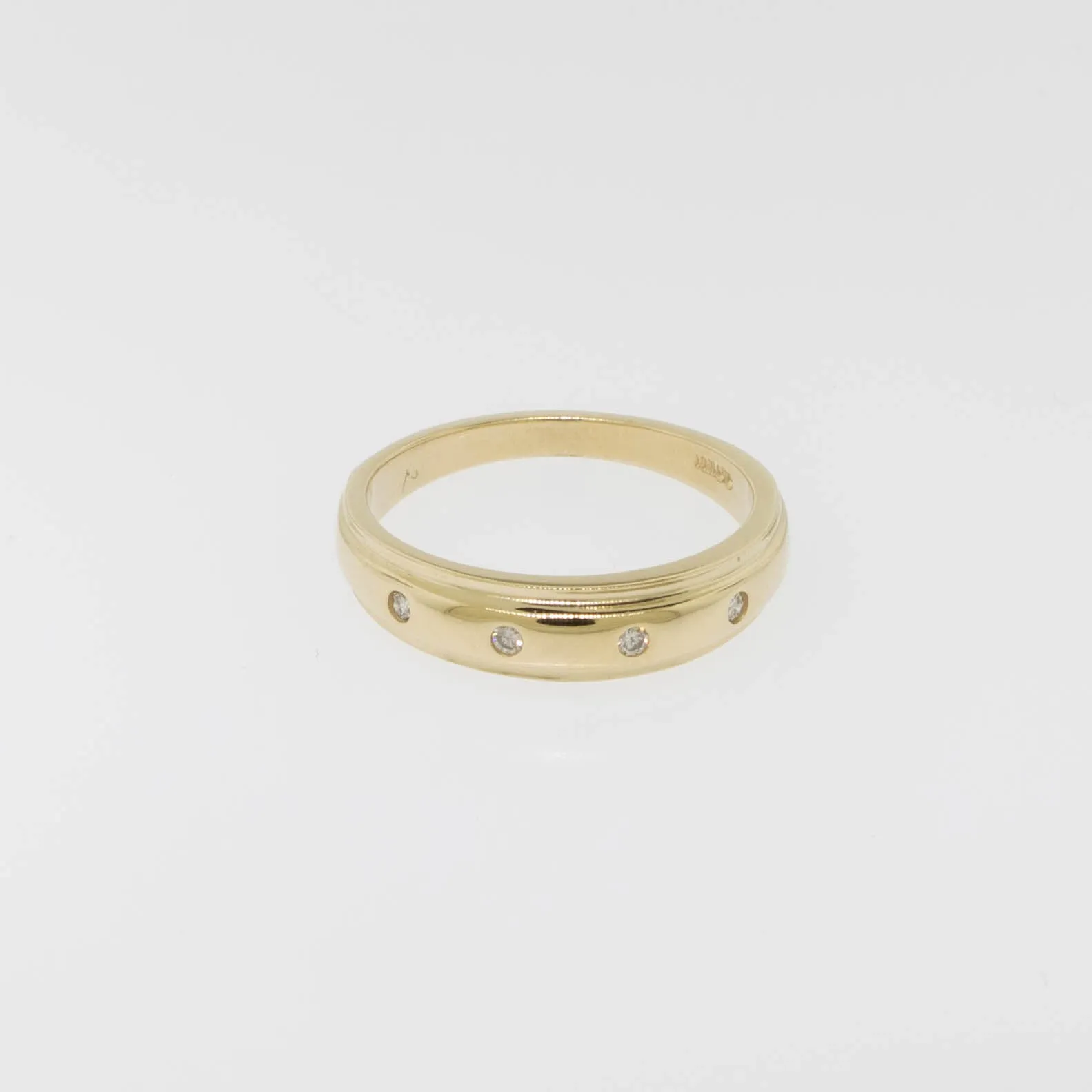 14K Yellow Gold 4 Diamond Ring Flush Set .04cttw Size 6.5 Preowned Jewelry
