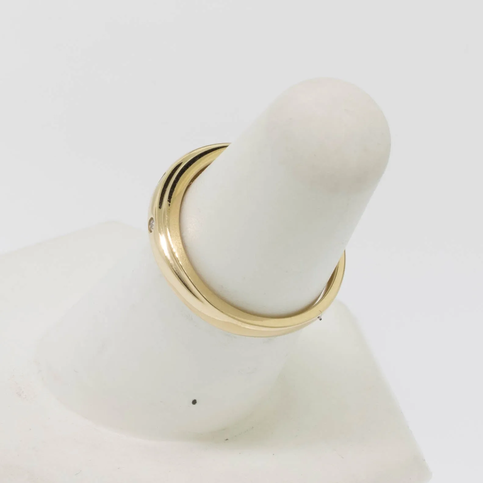 14K Yellow Gold 4 Diamond Ring Flush Set .04cttw Size 6.5 Preowned Jewelry