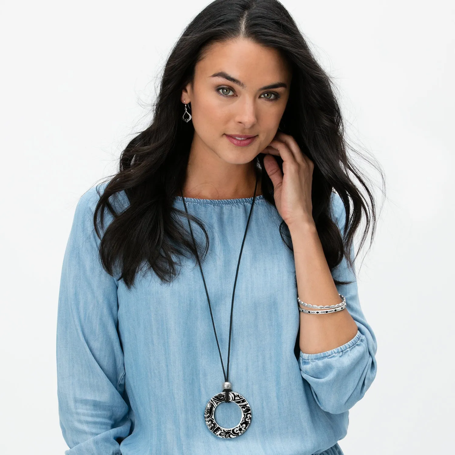 Casablanca Scalloped Bangle
