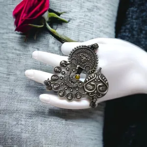 Noor Fusion Oxidised Finger Ring