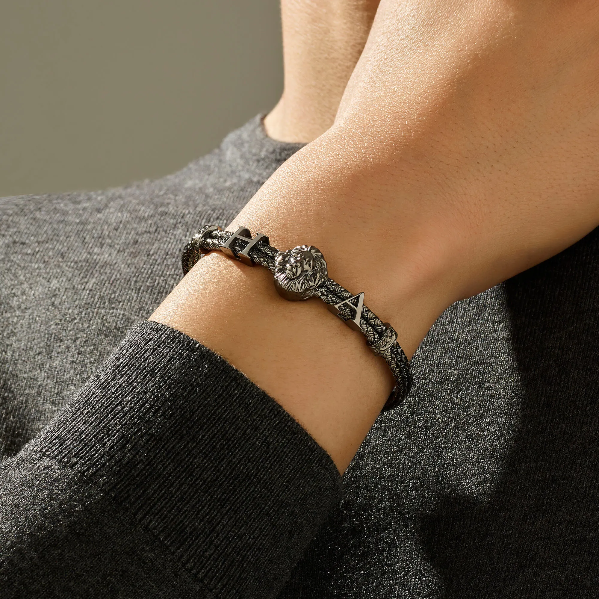 Statement Leo Bangle