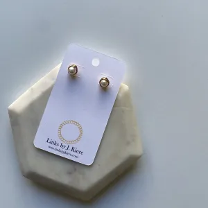 The Morgan Earrings in Pearl