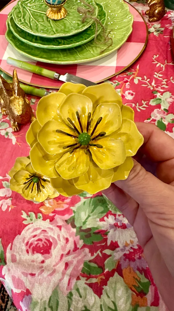 Vintage Napkin Rings, Tole, Enamel,Metal Flowers, Yellow, Set of 4